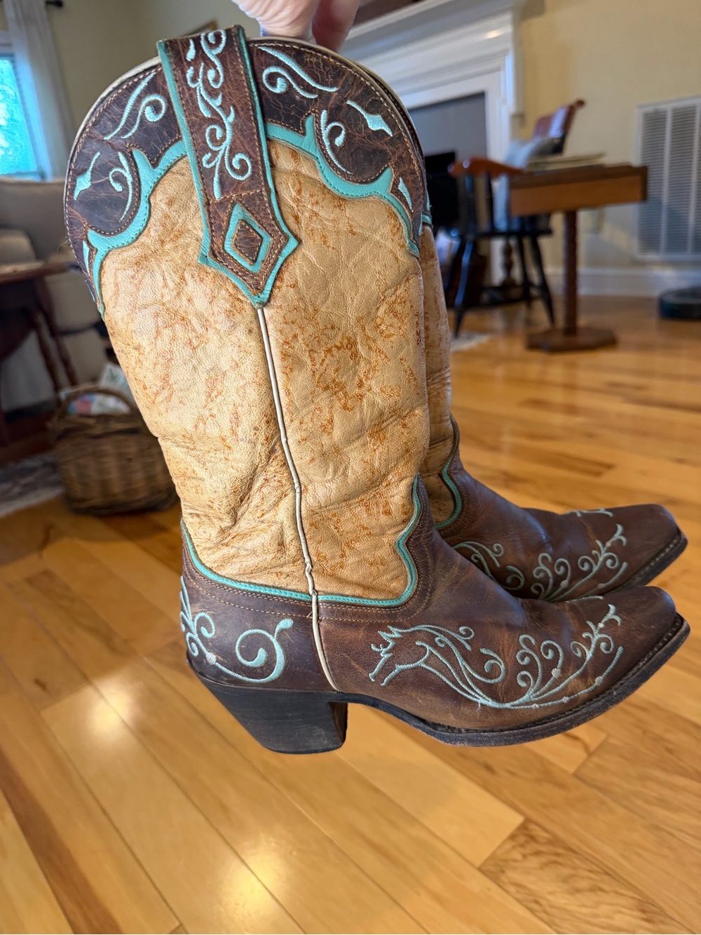 Sterling River Women’s 7.5 Cowgirl Boots Brown Turquoise Embroidered Snip Toe